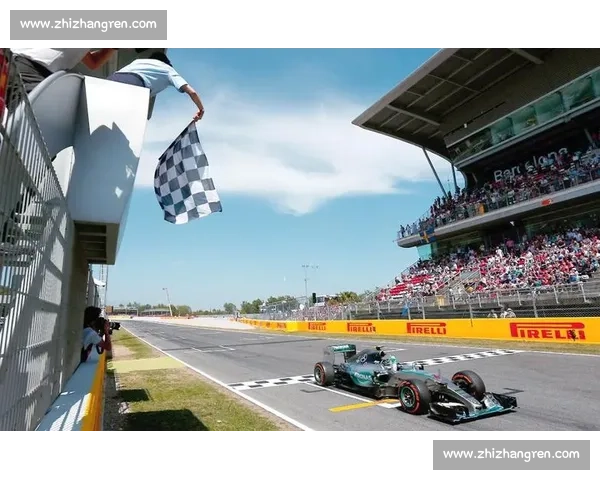 那些让人热血沸腾的瞬间！F1大奖赛回顾，总有你爱的车队